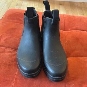 Everlane womens Black Waterproof Chelsea-Style Rain Boots